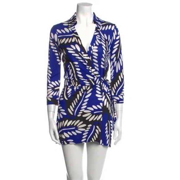 DIANE VON FURSTENBERG Celeste Wrap Romper. Size: 10. - Picture 1 of 7